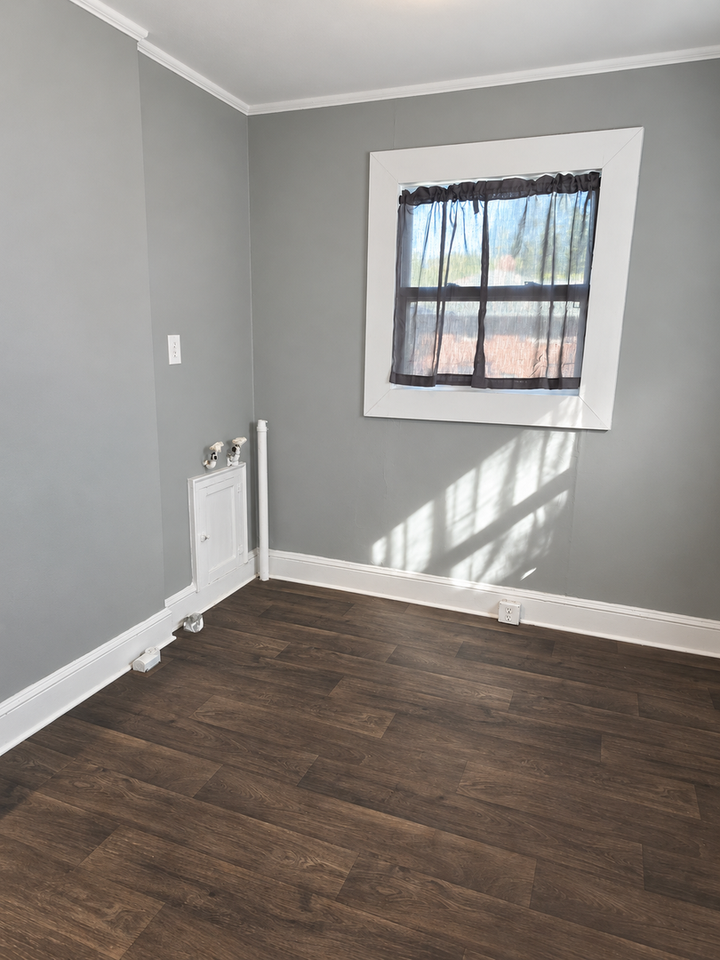 703 Louise Ave - Photo 3 of 9