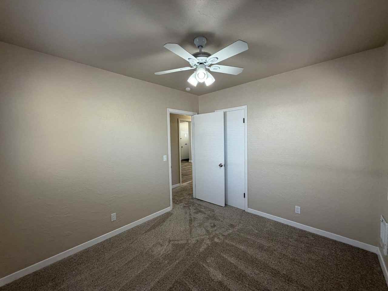 947 Sw 14th St - Photo 3 of 20