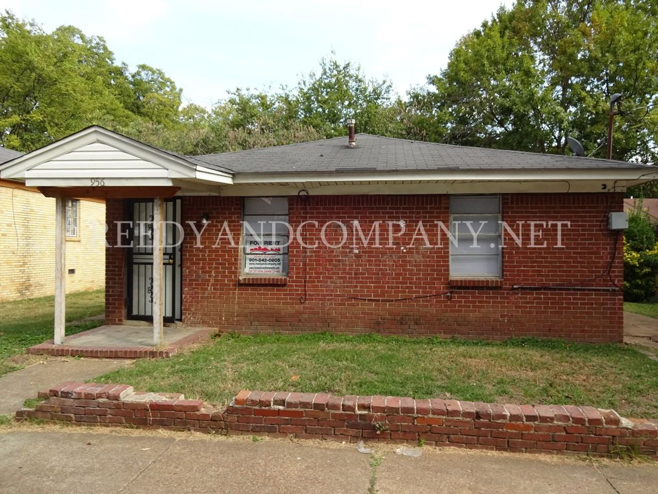 956 Emmie St - Photo 2 of 31