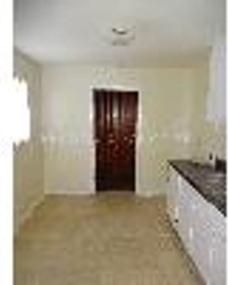 956 Emmie St - Photo 6 of 31