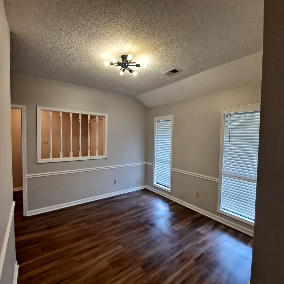 7419 Hollorn Ln - Photo 3 of 18