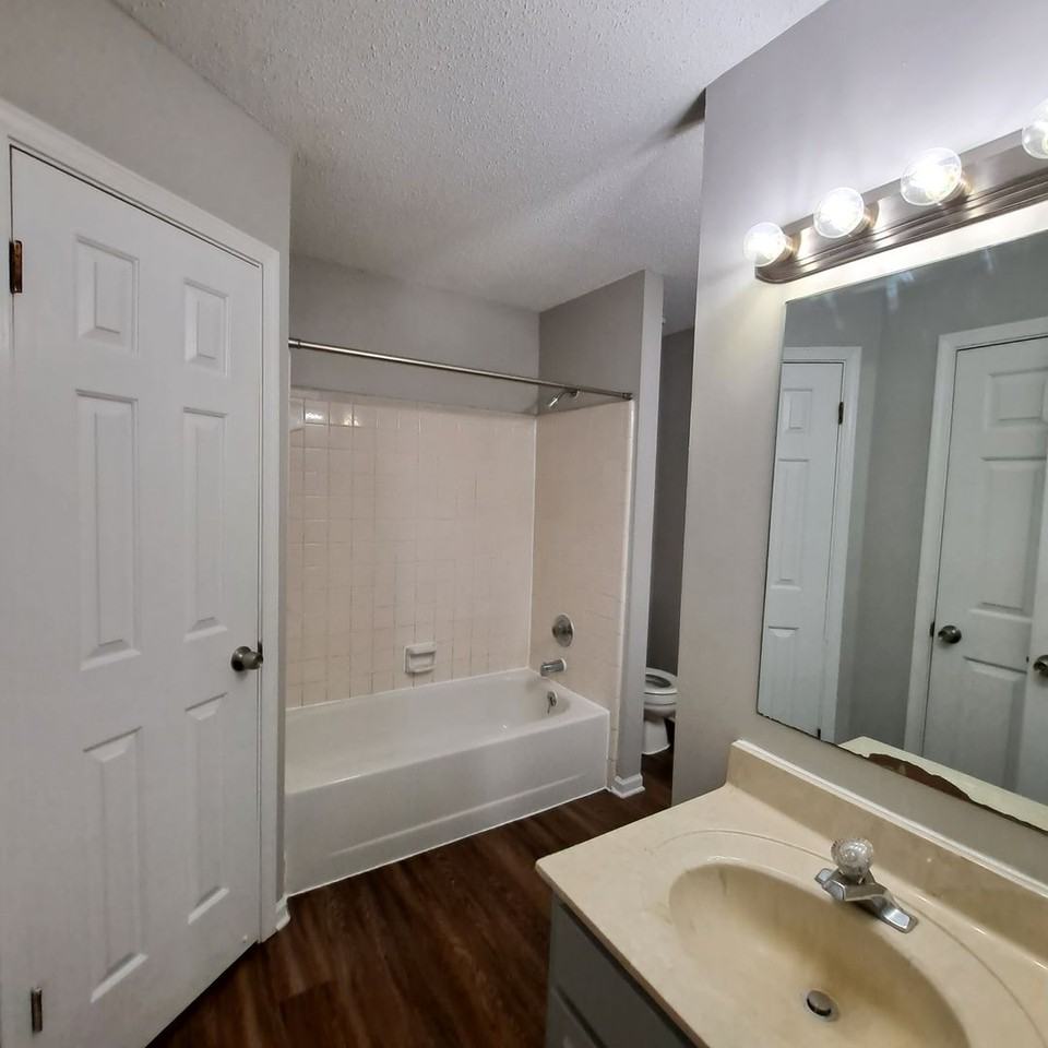 7419 Hollorn Ln - Photo 5 of 18
