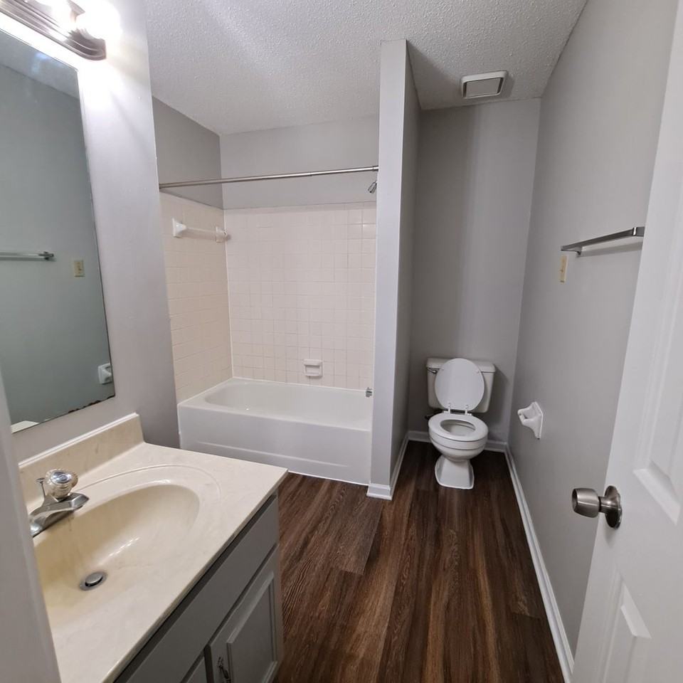 7419 Hollorn Ln - Photo 6 of 18