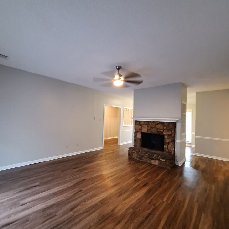 7419 Hollorn Ln - Photo 7 of 18