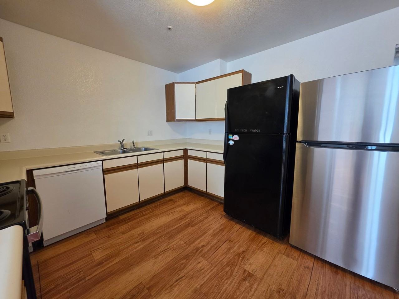 833 18th St - Photo 4 of 23