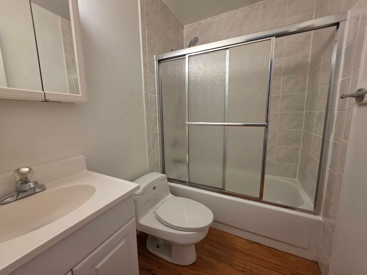 833 18th St - Photo 6 of 23