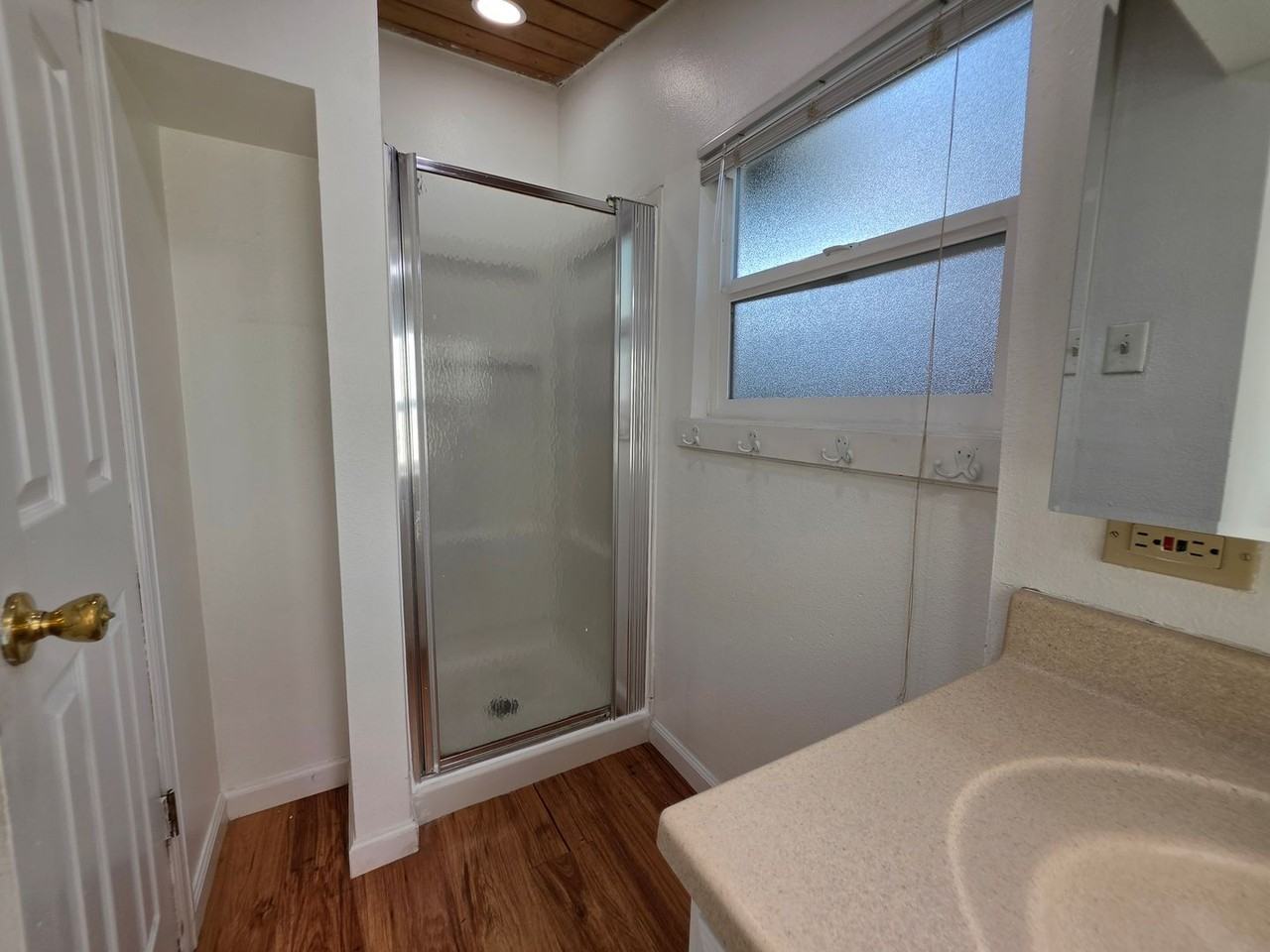 835 18th St - Photo 7 of 19