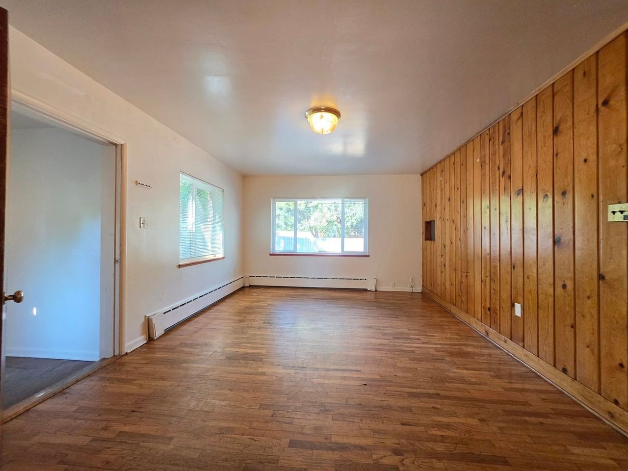 735 17th St - Photo 3 of 14