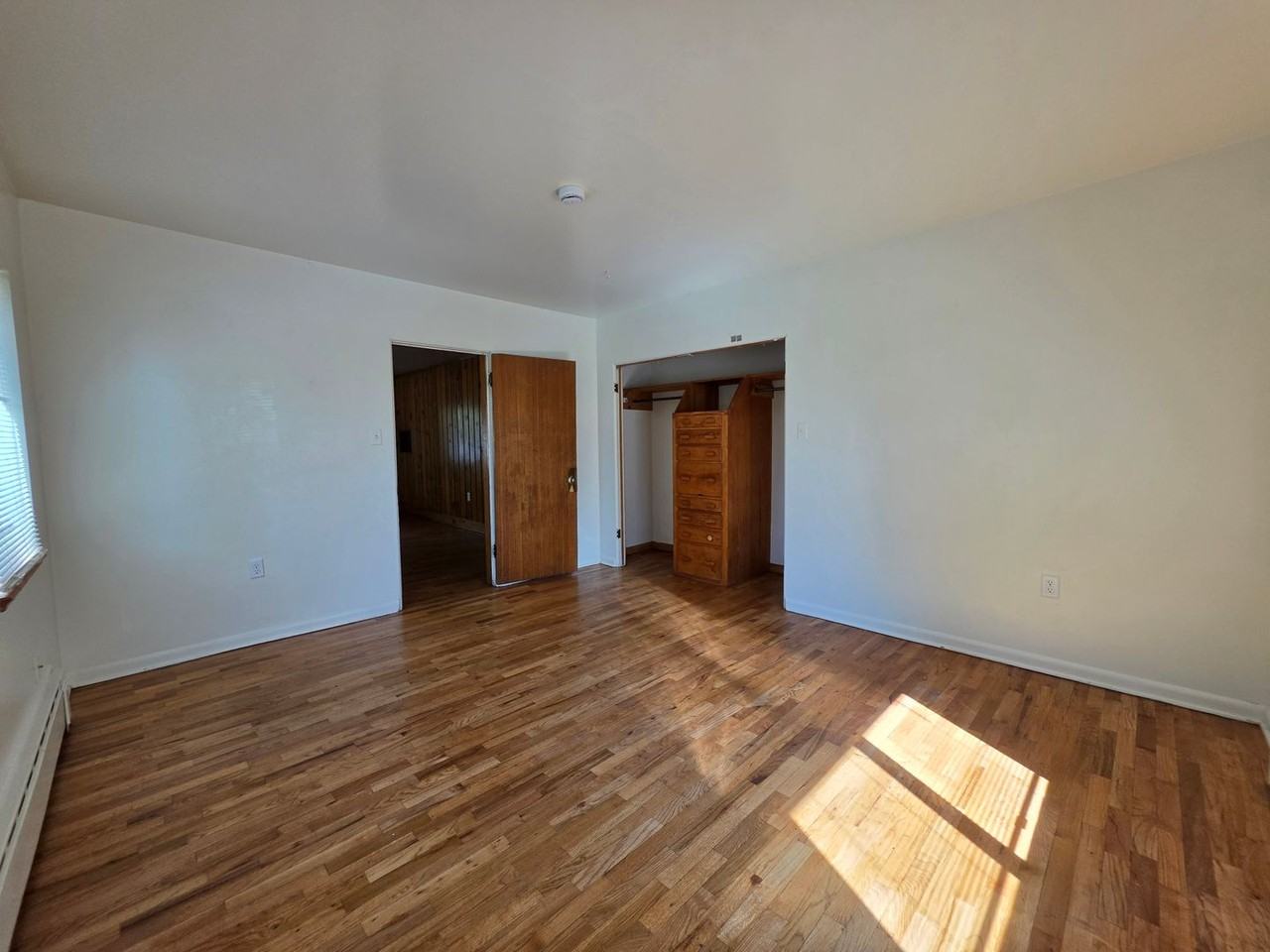 735 17th St - Photo 5 of 14