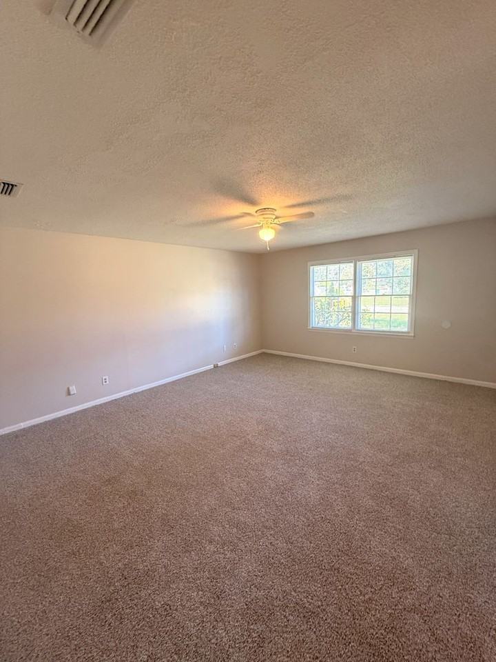 1804 Claudia Cir - Photo 3 of 9