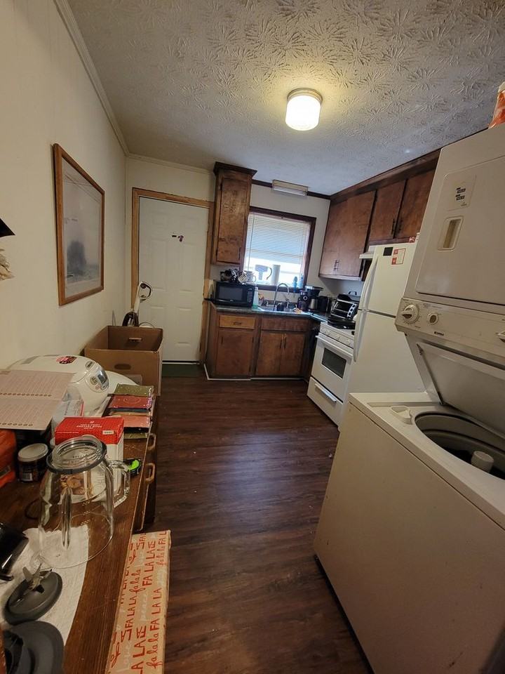 80 Cedar Dr #B - Photo 7 of 17