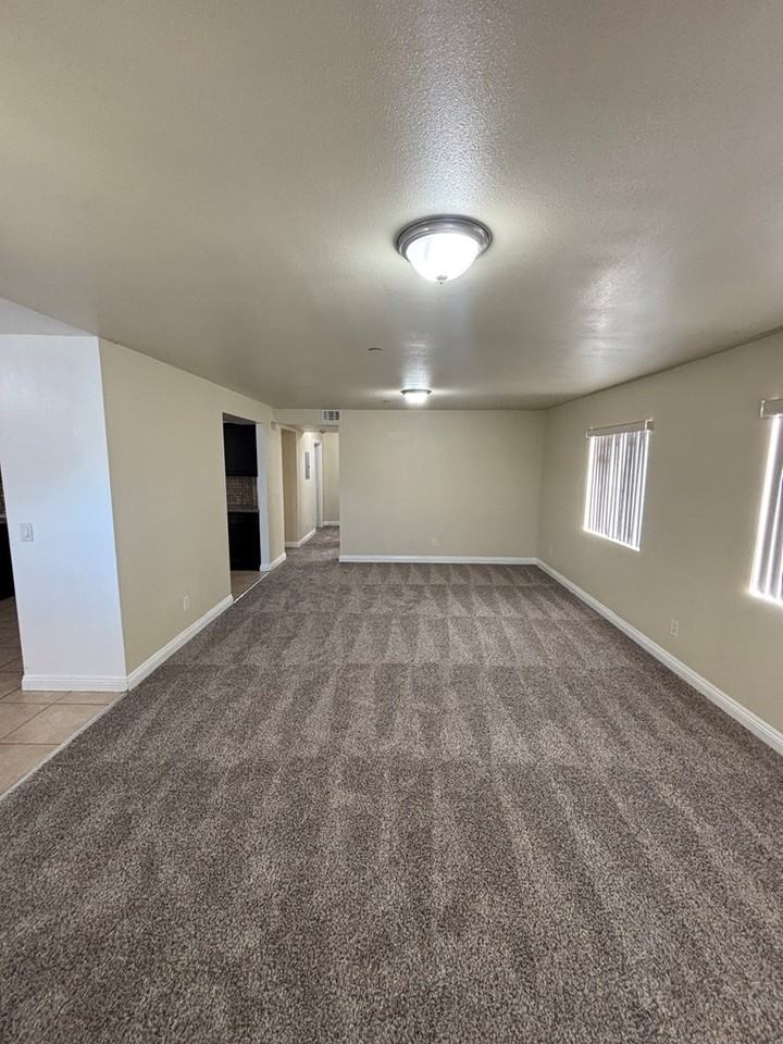 903 West 75th Street - Photo 3 of 21