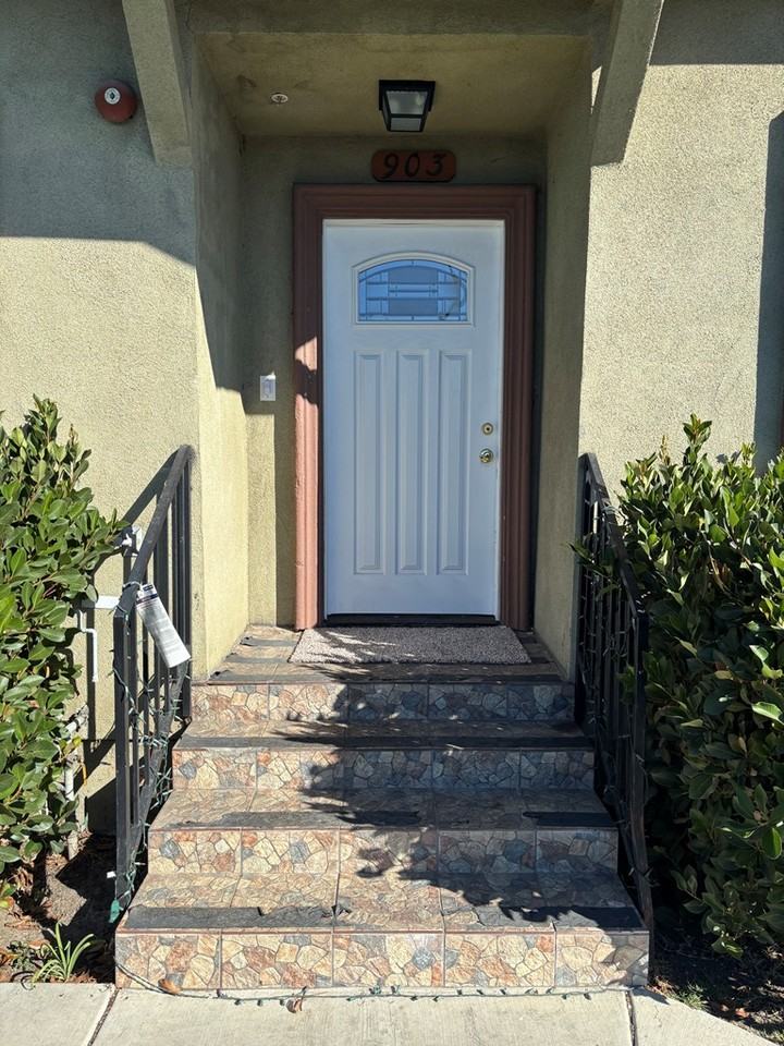 903 West 75th Street - Photo 2 of 21