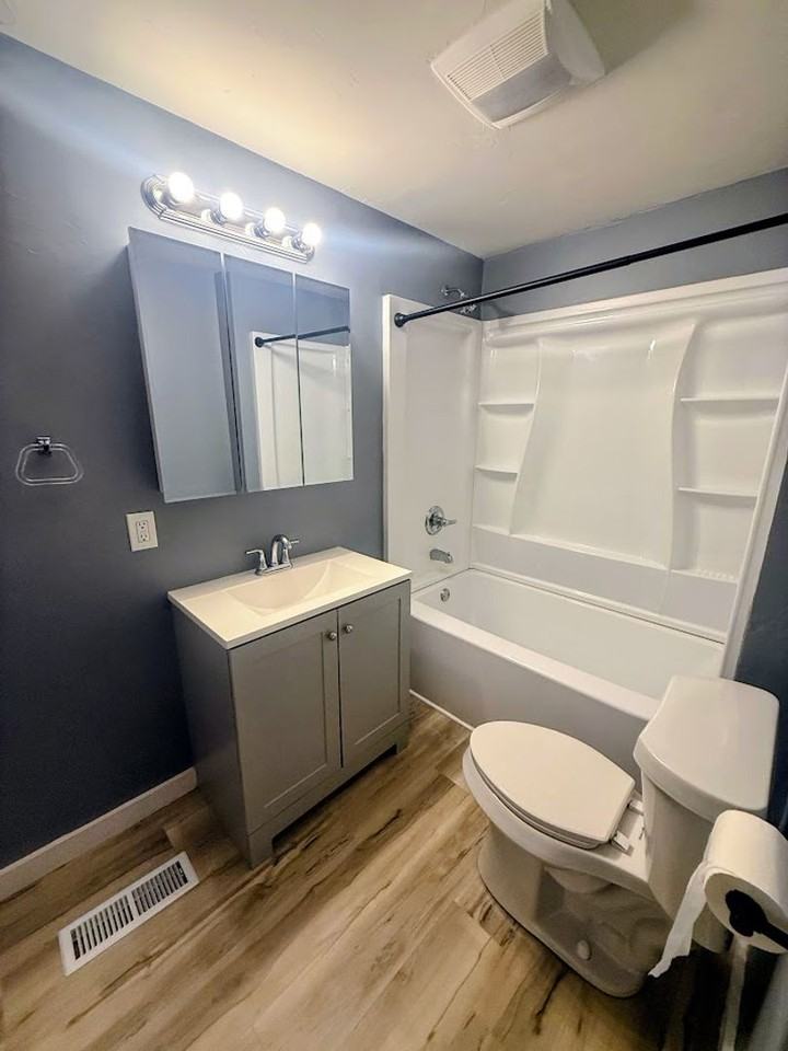 673 Virginia Ave - Photo 6 of 9