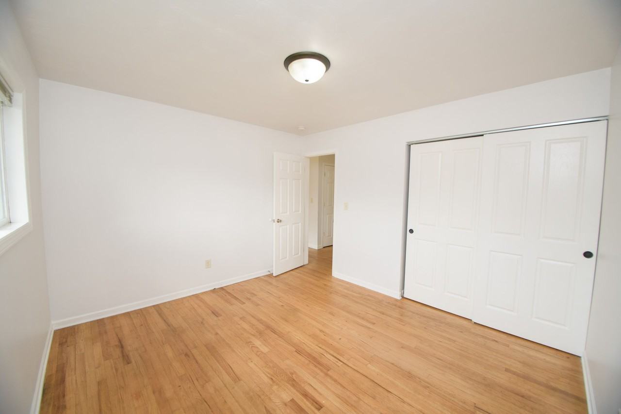 6944-56 Jackson Ct - Photo 5 of 7