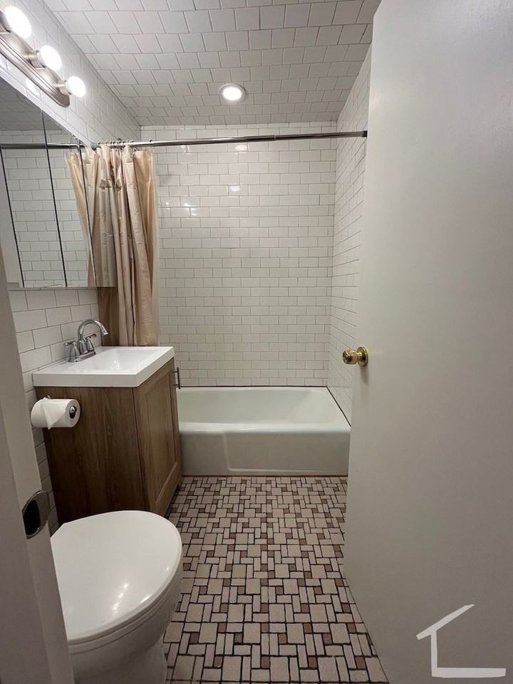 362 Market St - Photo 5 of 6