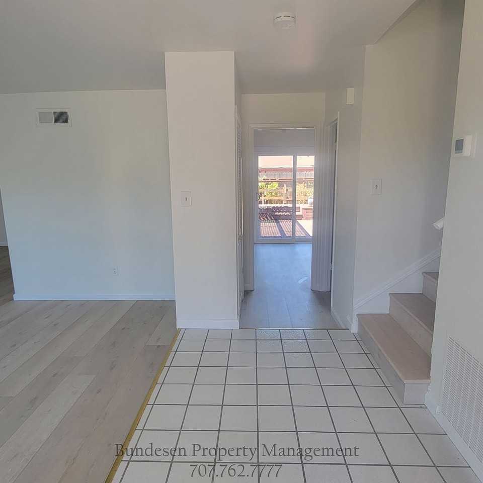 838 Saint Francis Dr - Photo 3 of 29