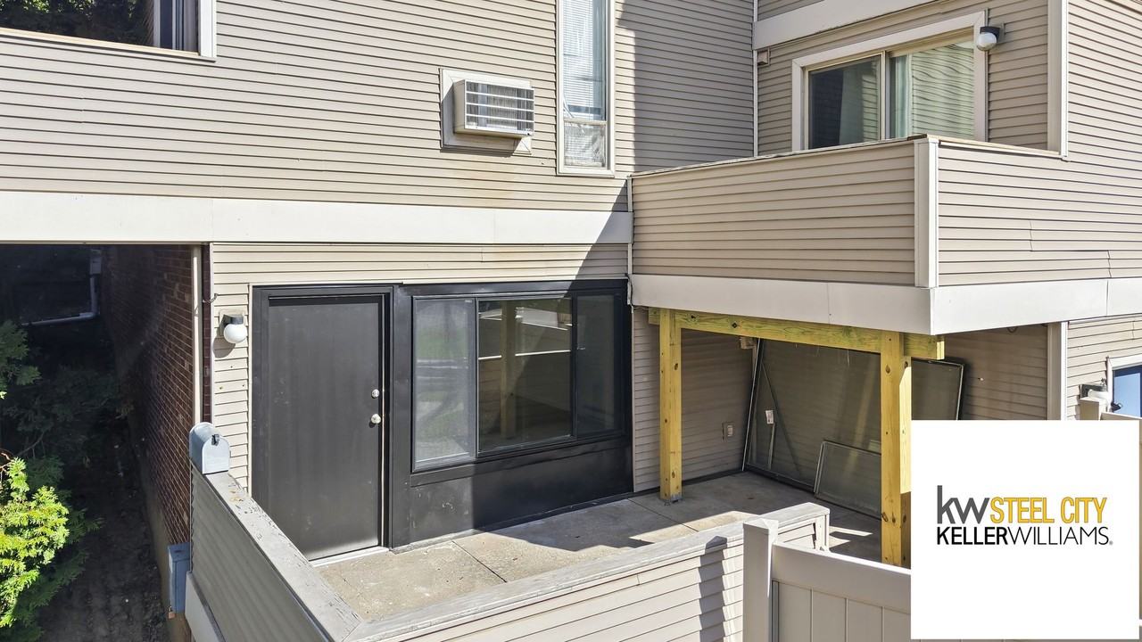 221 E Water St - Photo 3 of 15