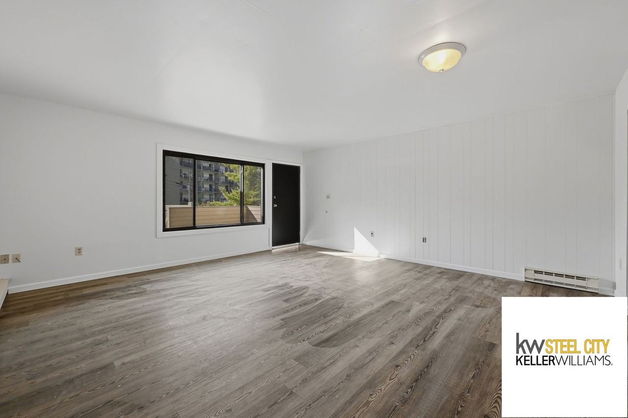221 E Water St - Photo 4 of 15