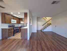 featured image of 17122 Lynn Ln