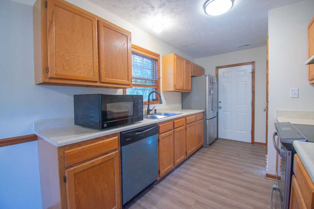 118 Liberty Ct - Photo 3 of 25