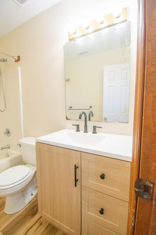 118 Liberty Ct - Photo 4 of 25