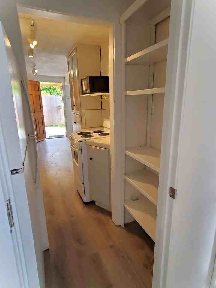 1241 Berwick Dr - Photo 6 of 13