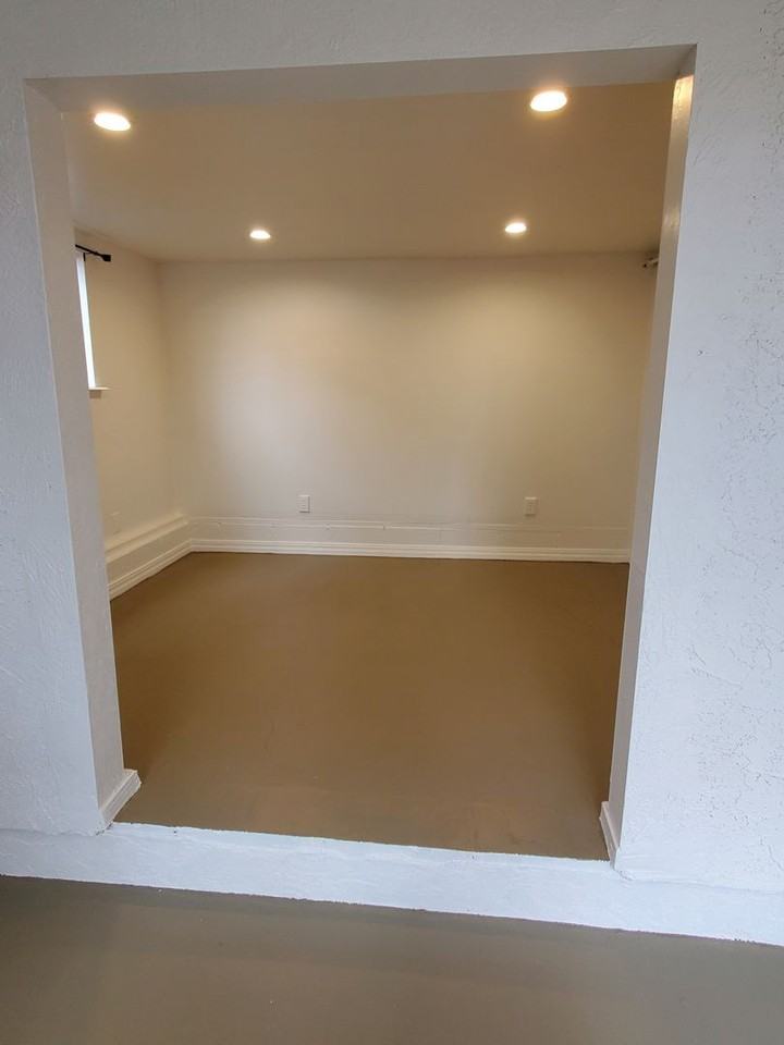 1241 Berwick Dr - Photo 7 of 13