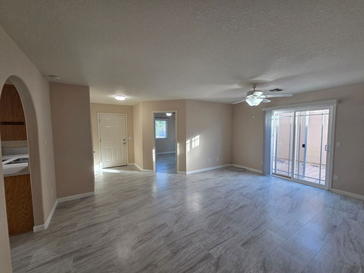 1188 Pawnee Dr - Photo 5 of 40