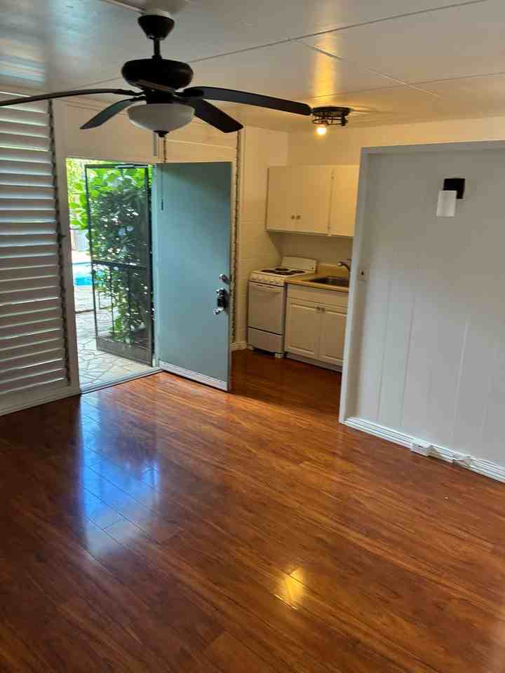 3824 Leahi Ave - Photo 2 of 6