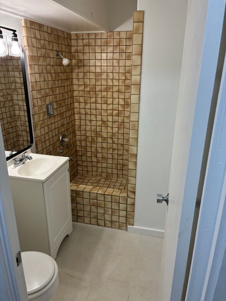 3824 Leahi Ave - Photo 4 of 6