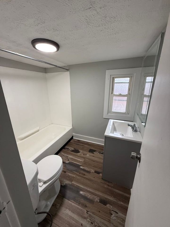 5208 Barkwill Ave - Photo 4 of 15