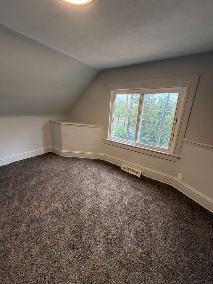 5208 Barkwill Ave - Photo 5 of 15