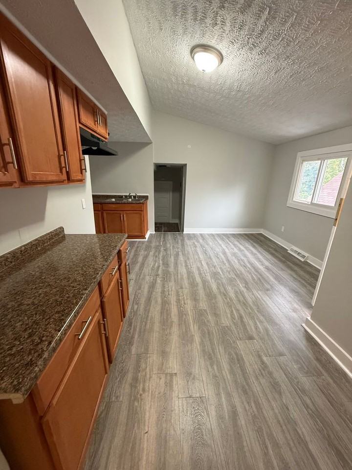 5208 Barkwill Ave - Photo 7 of 15