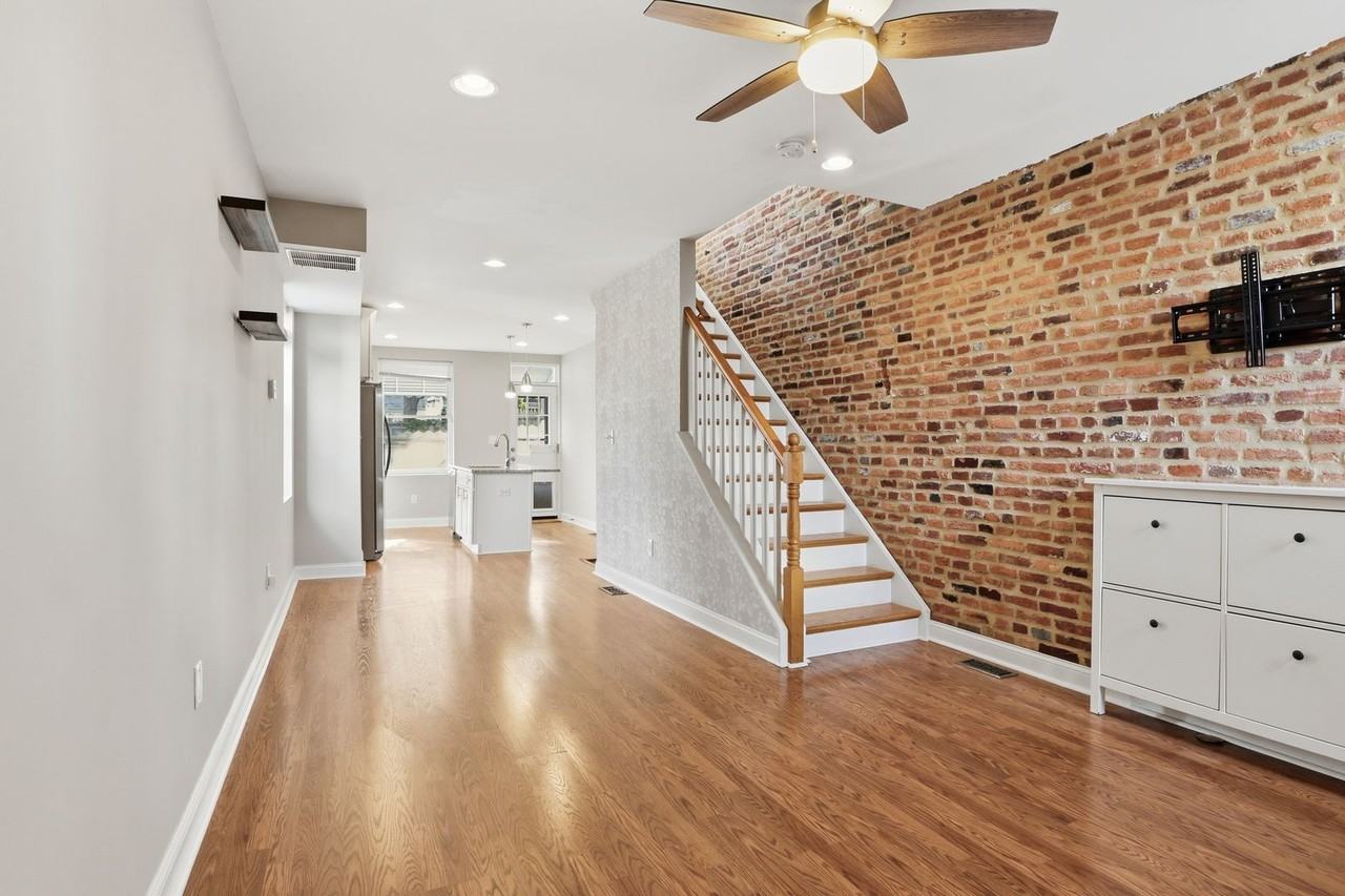 1201 S Bouldin St - Photo 6 of 38