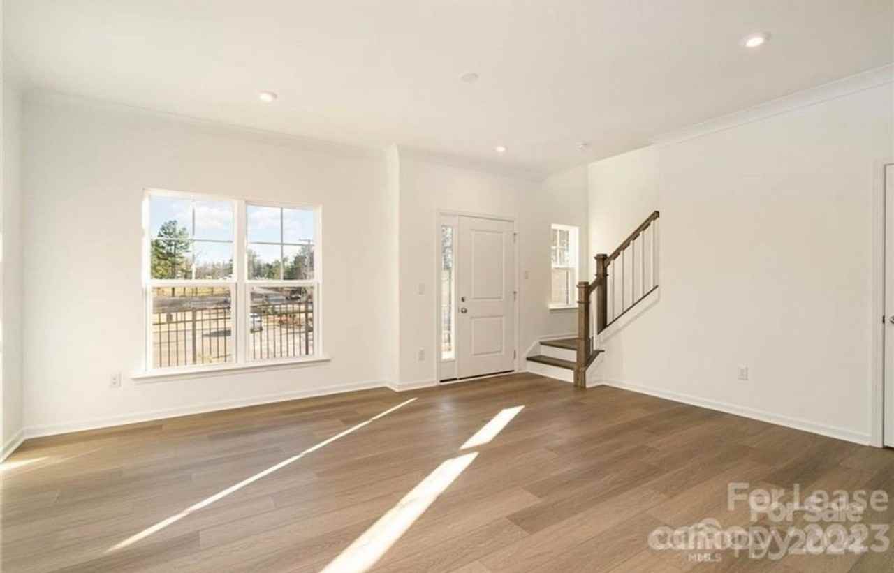 1816 Saint Louis Aly Nw - Photo 2 of 15