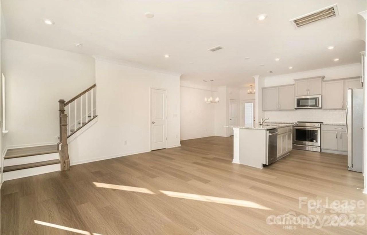 1816 Saint Louis Aly Nw - Photo 3 of 15