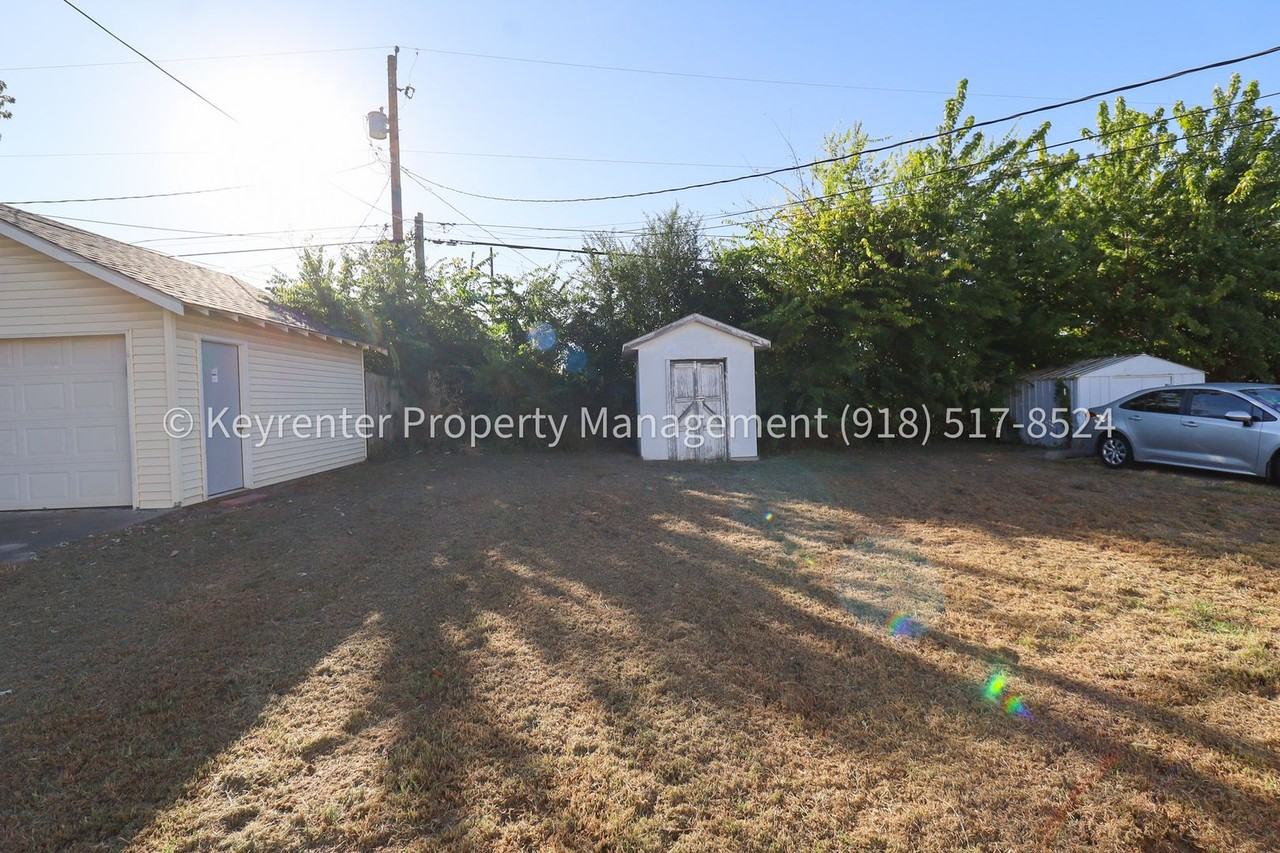 1624 S Indianapolis Ave - Photo 5 of 31