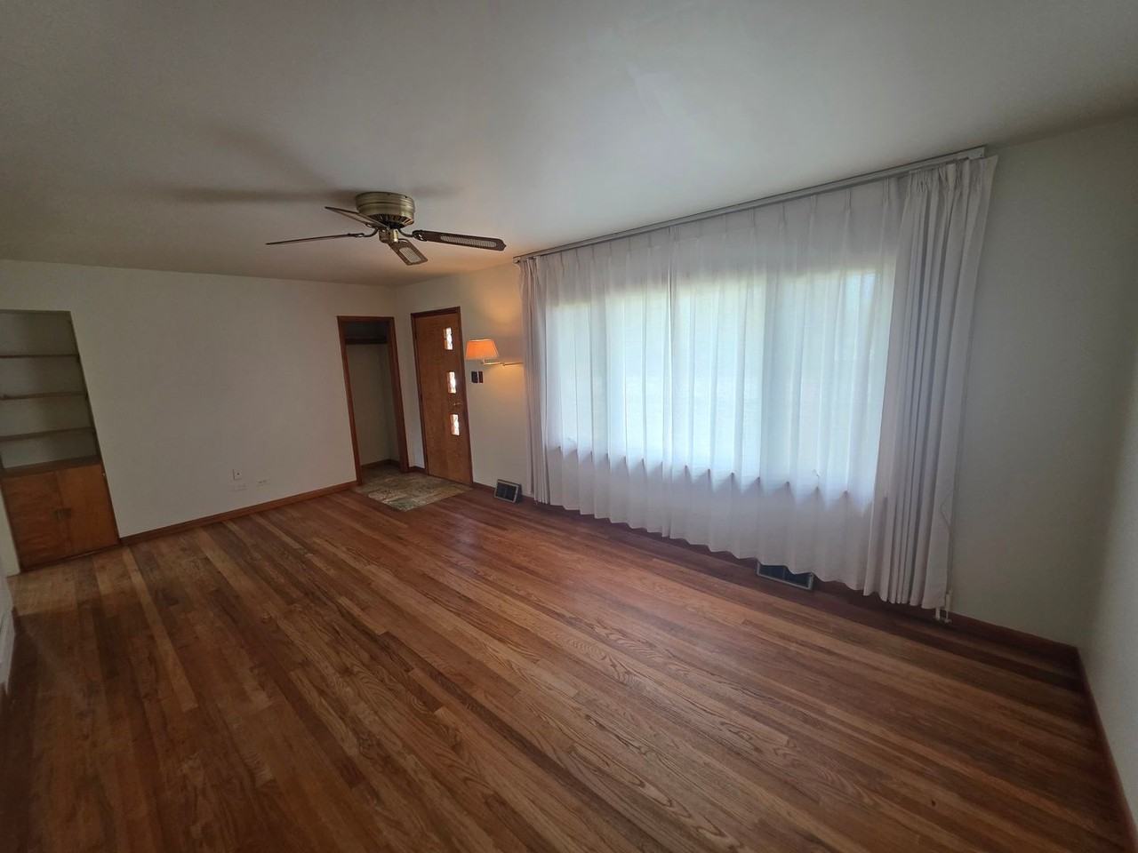846 213th St - Photo 3 of 16