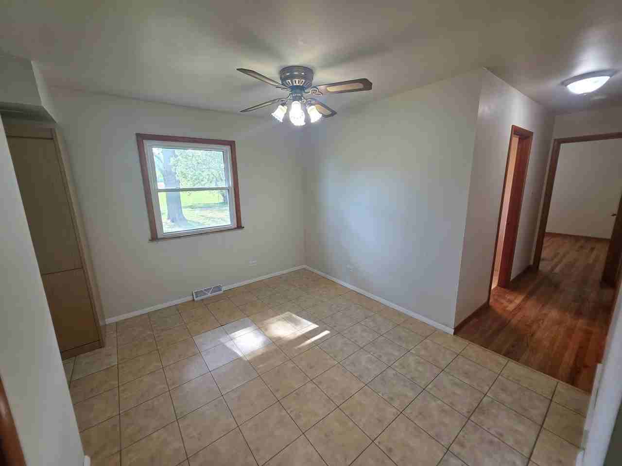 846 213th St - Photo 4 of 16