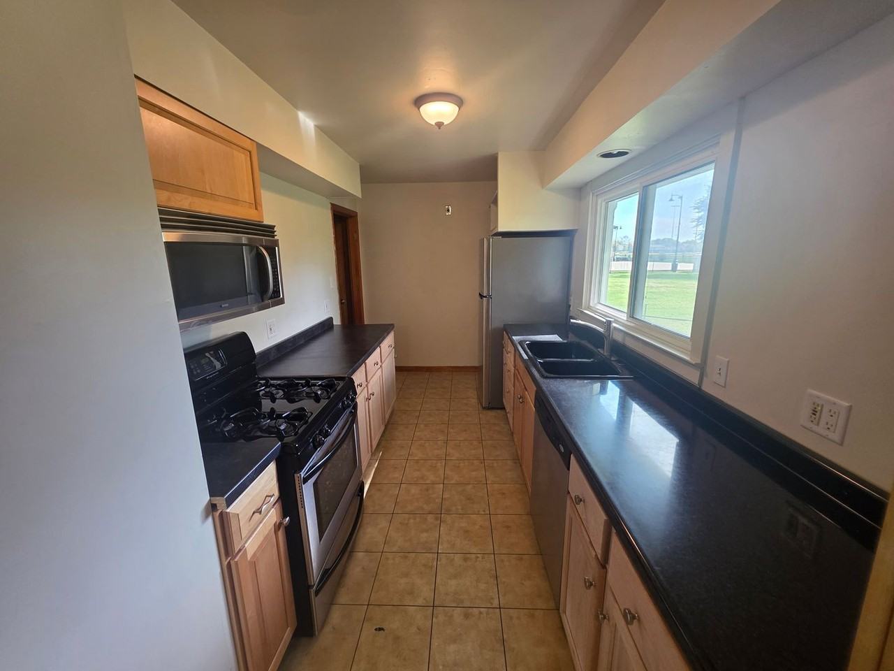 846 213th St - Photo 5 of 16