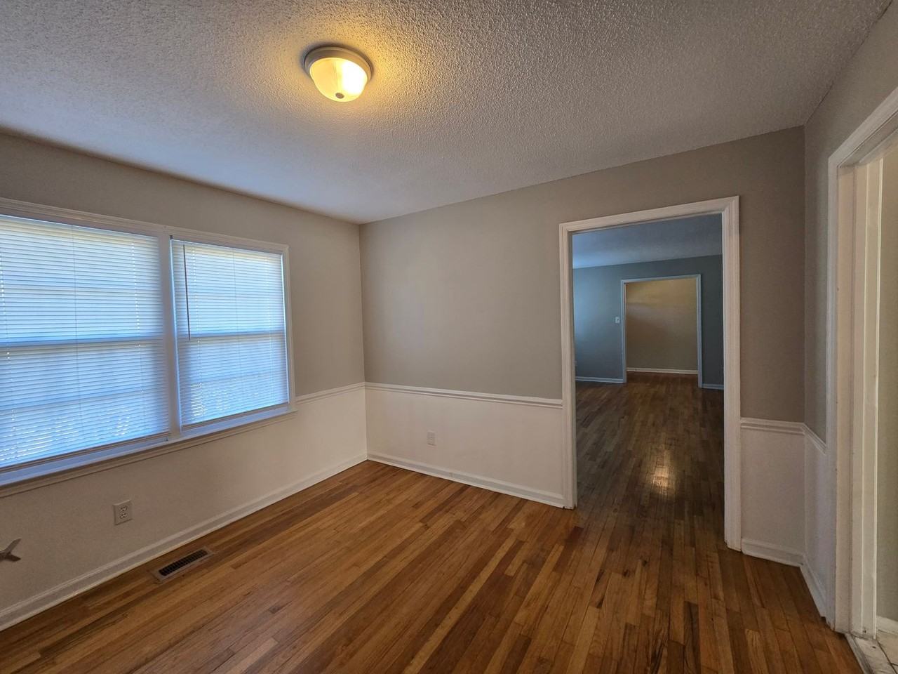 622 Bedford Rd - Photo 3 of 22