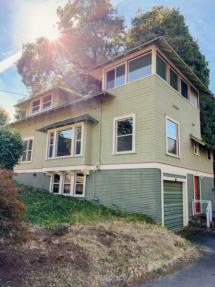 904 State St - Photo 2 of 14