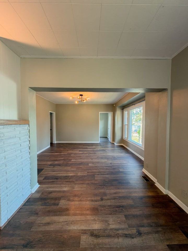 904 State St - Photo 4 of 14