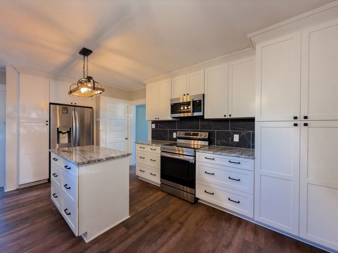 904 State St - Photo 5 of 14