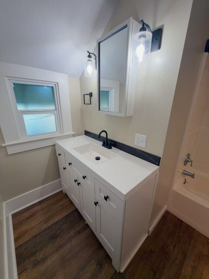 904 State St - Photo 6 of 14