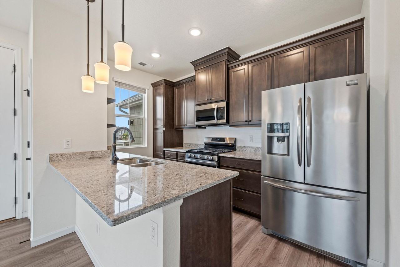 23709 E Ida Dr - Photo 4 of 17