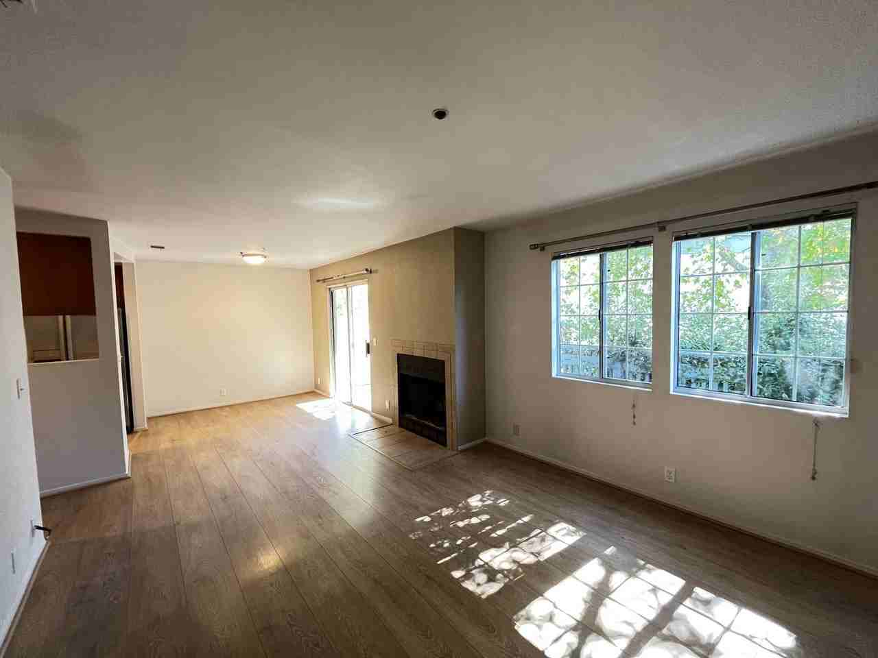1043 Southwood Dr #K - Photo 3 of 20