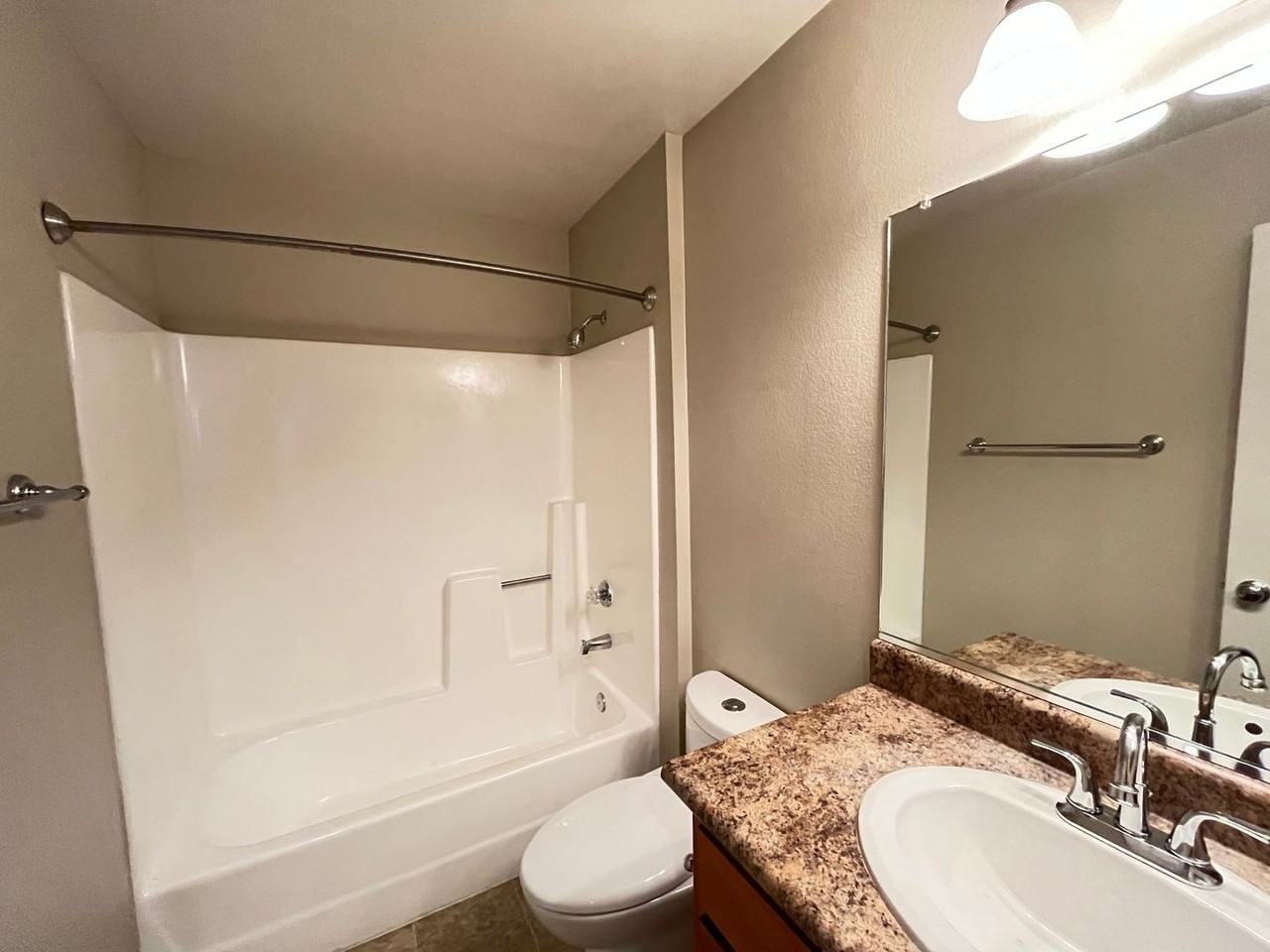 1043 Southwood Dr #K - Photo 7 of 20