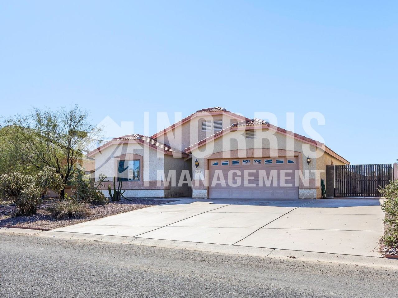 9051 W Raven Dr - Photo 3 of 41